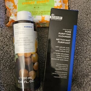 Beauty bundle dr. Brandt, corresponding body cleanser, cheat sheet makeup remove